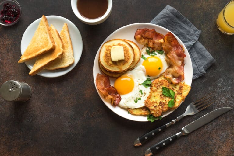 What Is the Best Way to Prepare an American Breakfast?